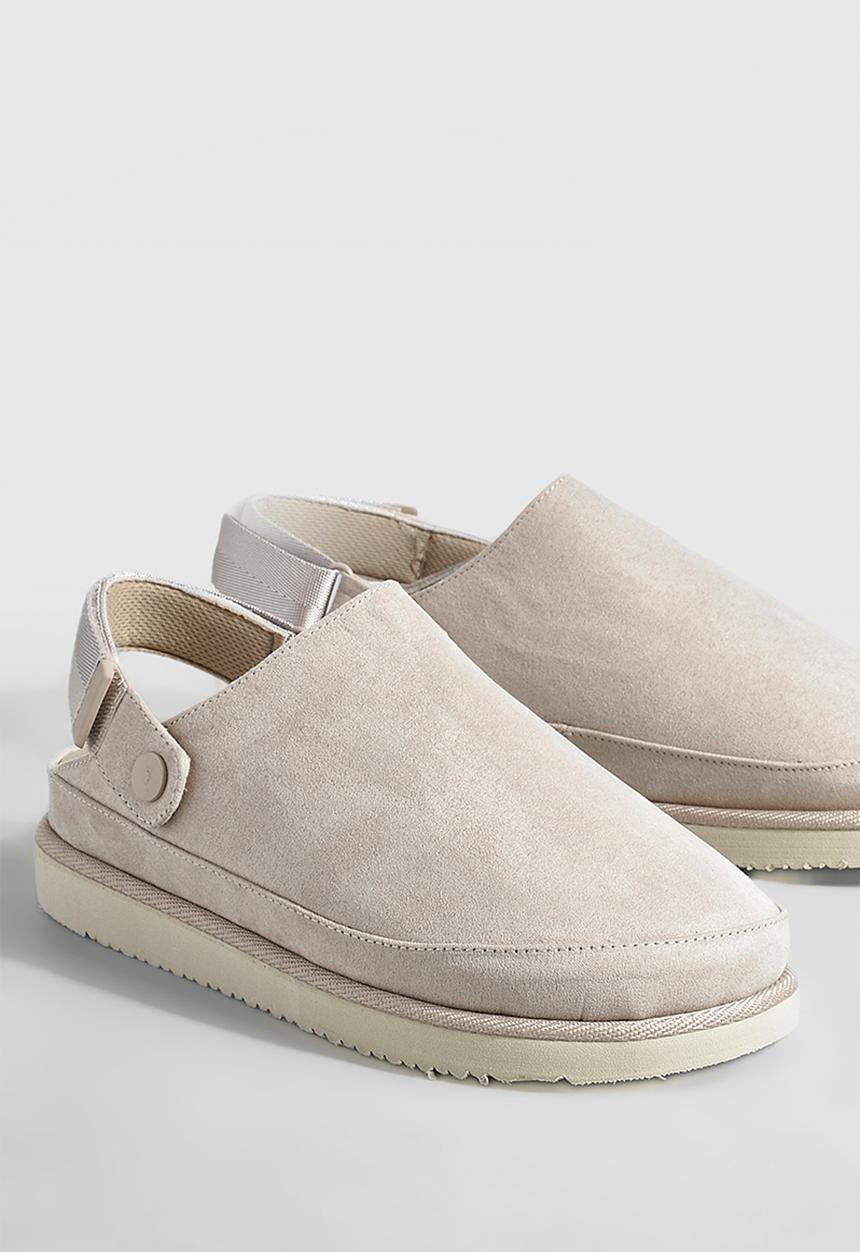 boohoo - Faux suede chunky slingback closed toe clogs - beige