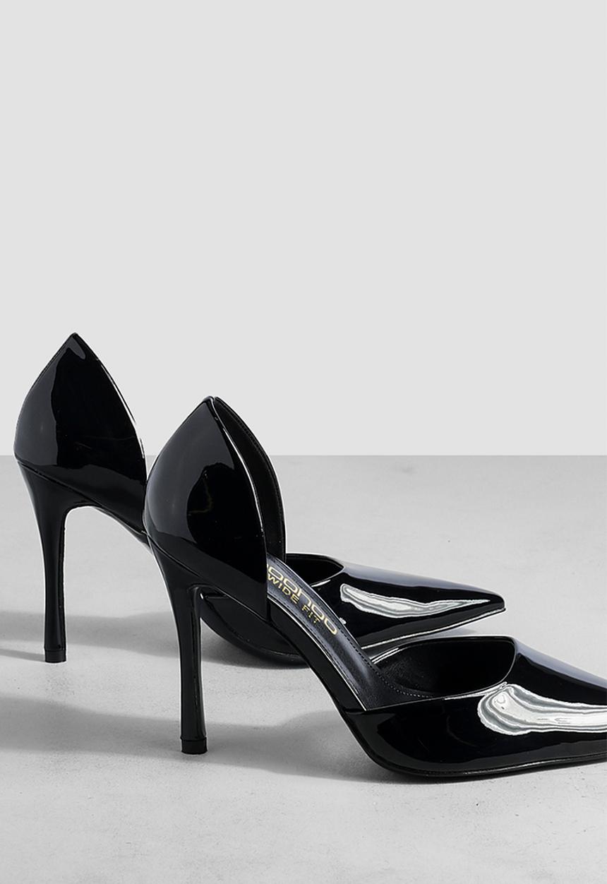 boohoo - Wide Fit Patent Cut Out Court Shoe