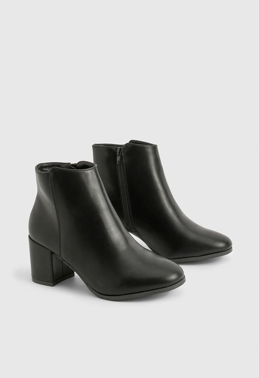 boohoo - Wide fit low block heel ankle boots - black