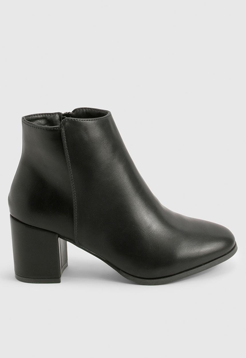 boohoo - Wide fit low block heel ankle boots - black