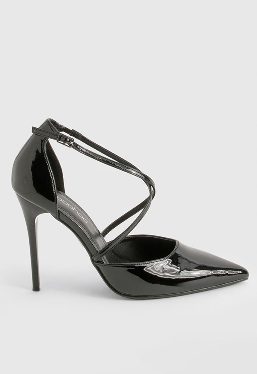boohoo - Patent Crossover Strap Court Shoes