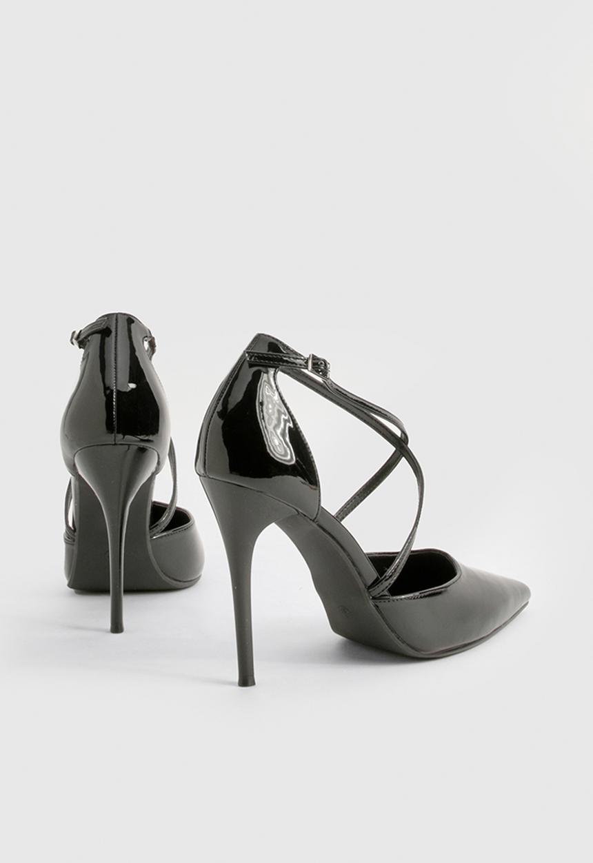boohoo - Patent Crossover Strap Court Shoes