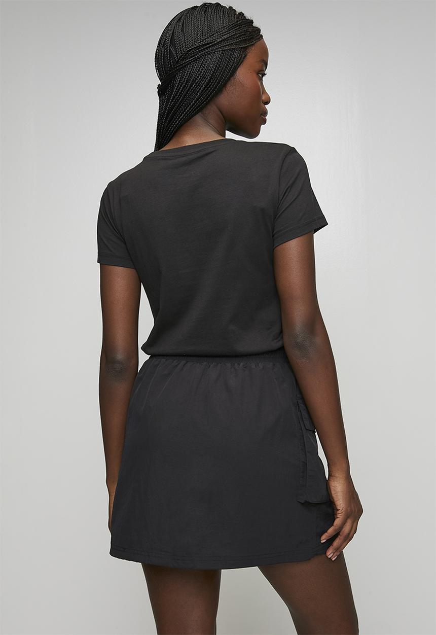 PUMA - Wardrobe Ess Woven Cargo Short Skirt Pum - Puma Black