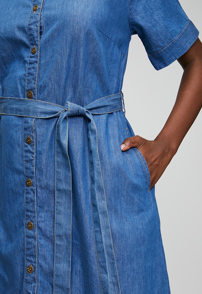 Stella Morgan - 1/2 sleeve midi dress with scoop hem button through denim - mid wash denim