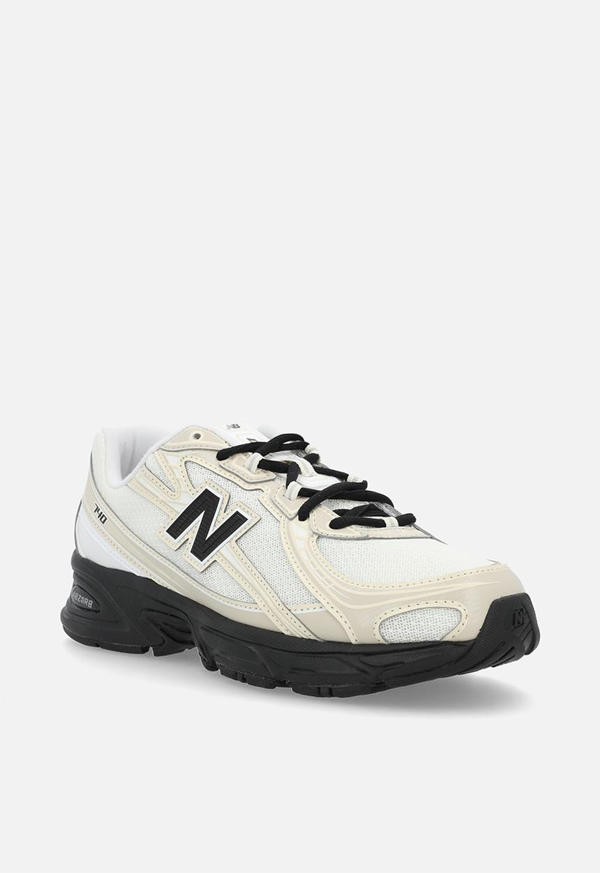 New Balance  - U740 v1