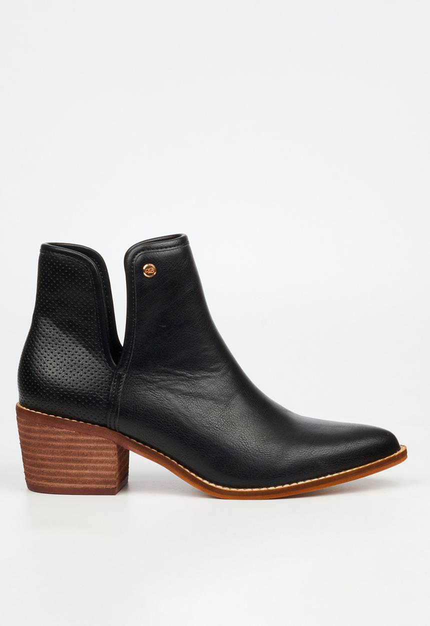 Miss Black - Cooper 2 v-cut cuban ankle boot - black
