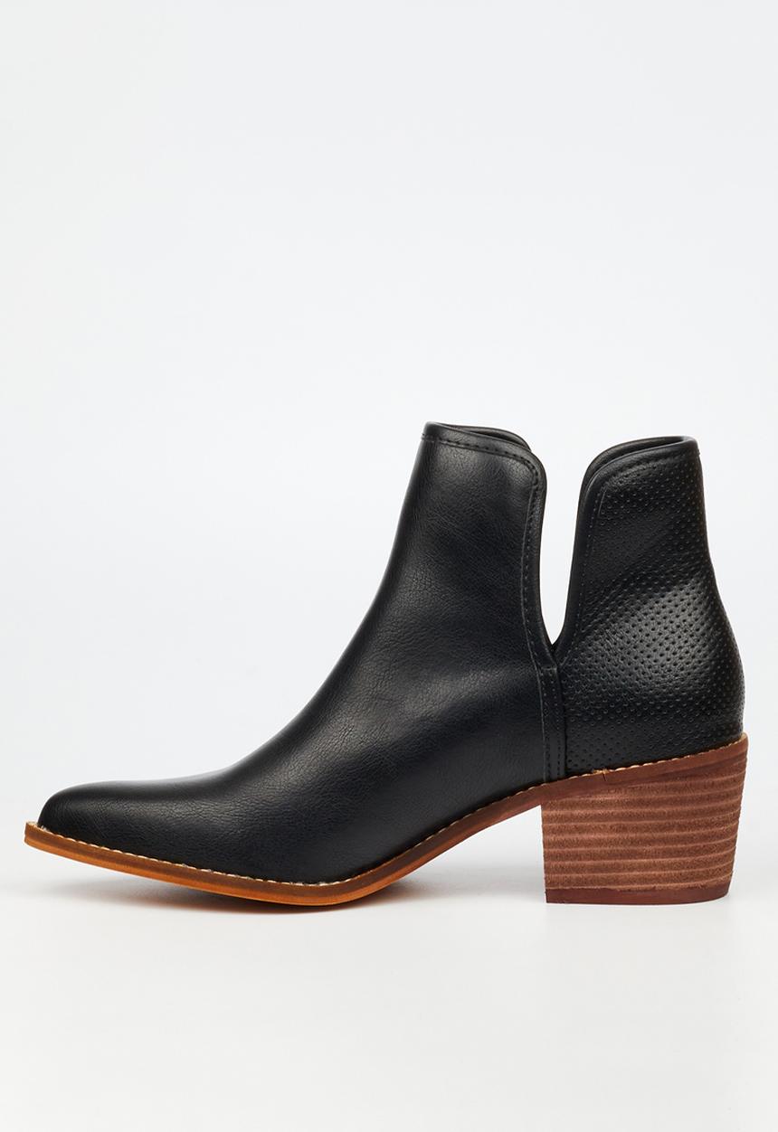 Miss Black - Cooper 2 v-cut cuban ankle boot - black