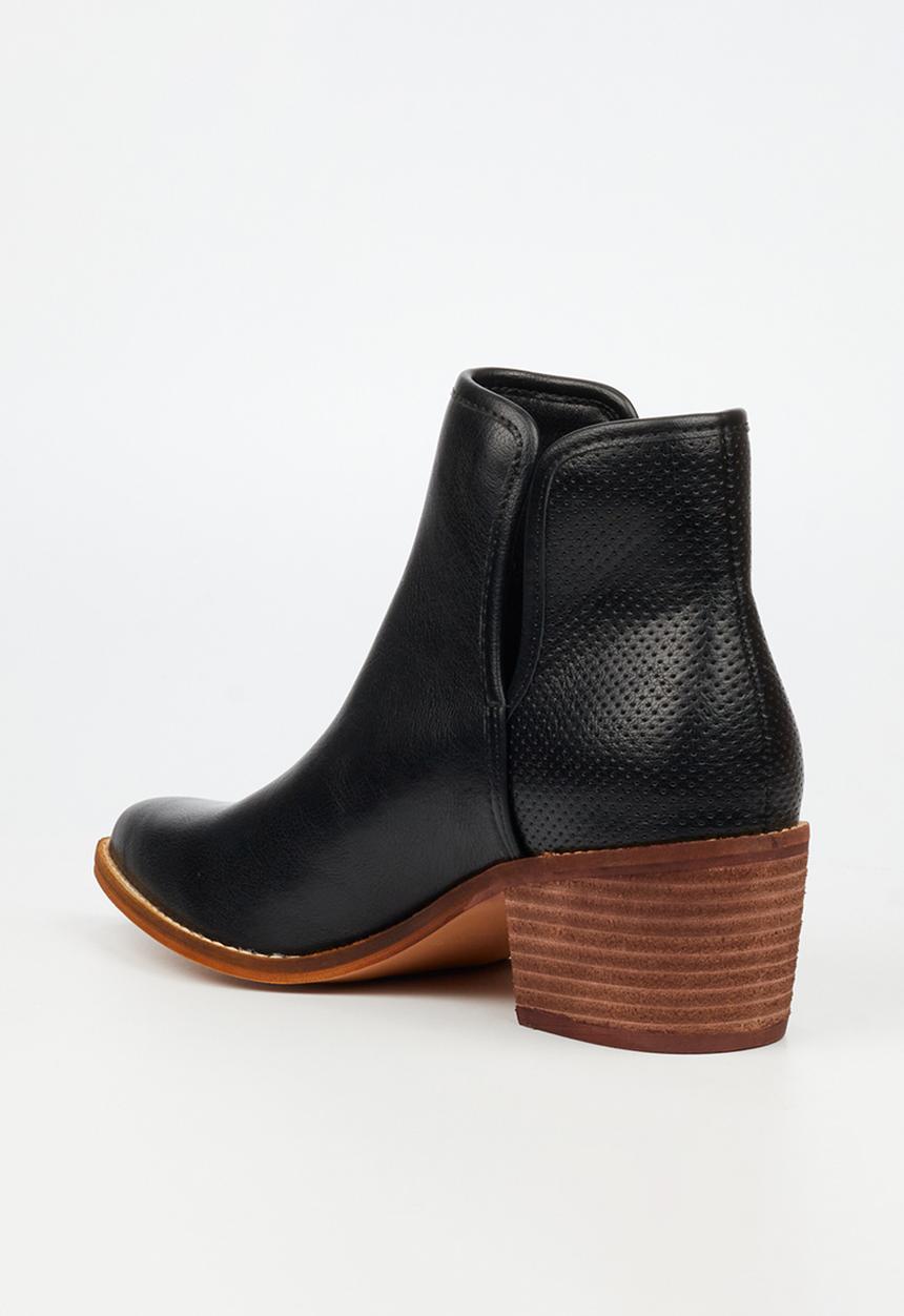 Miss Black - Cooper 2 v-cut cuban ankle boot - black