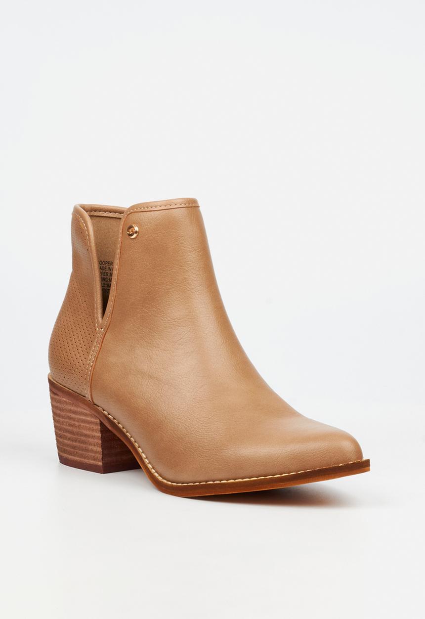 Miss Black - Cooper 2 v-cut cuban ankle boot - taupe