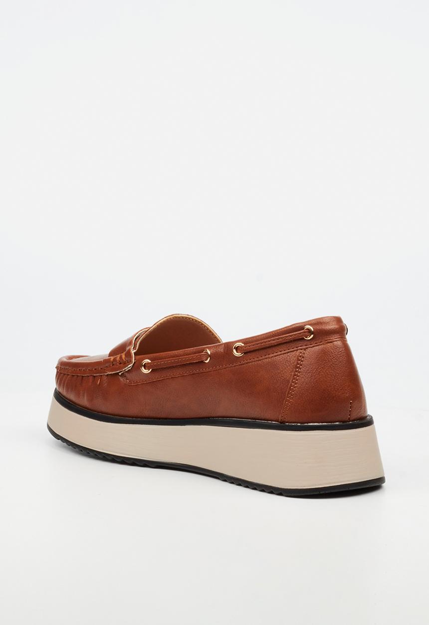 Butterfly Feet - Jaime 3 boat - tan