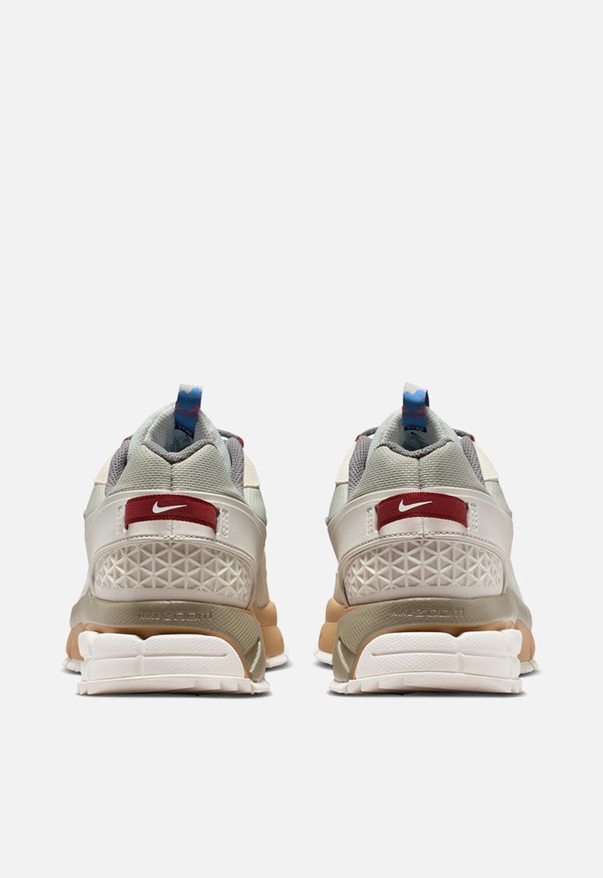 Nike - Nike Zoom Vomero Roam