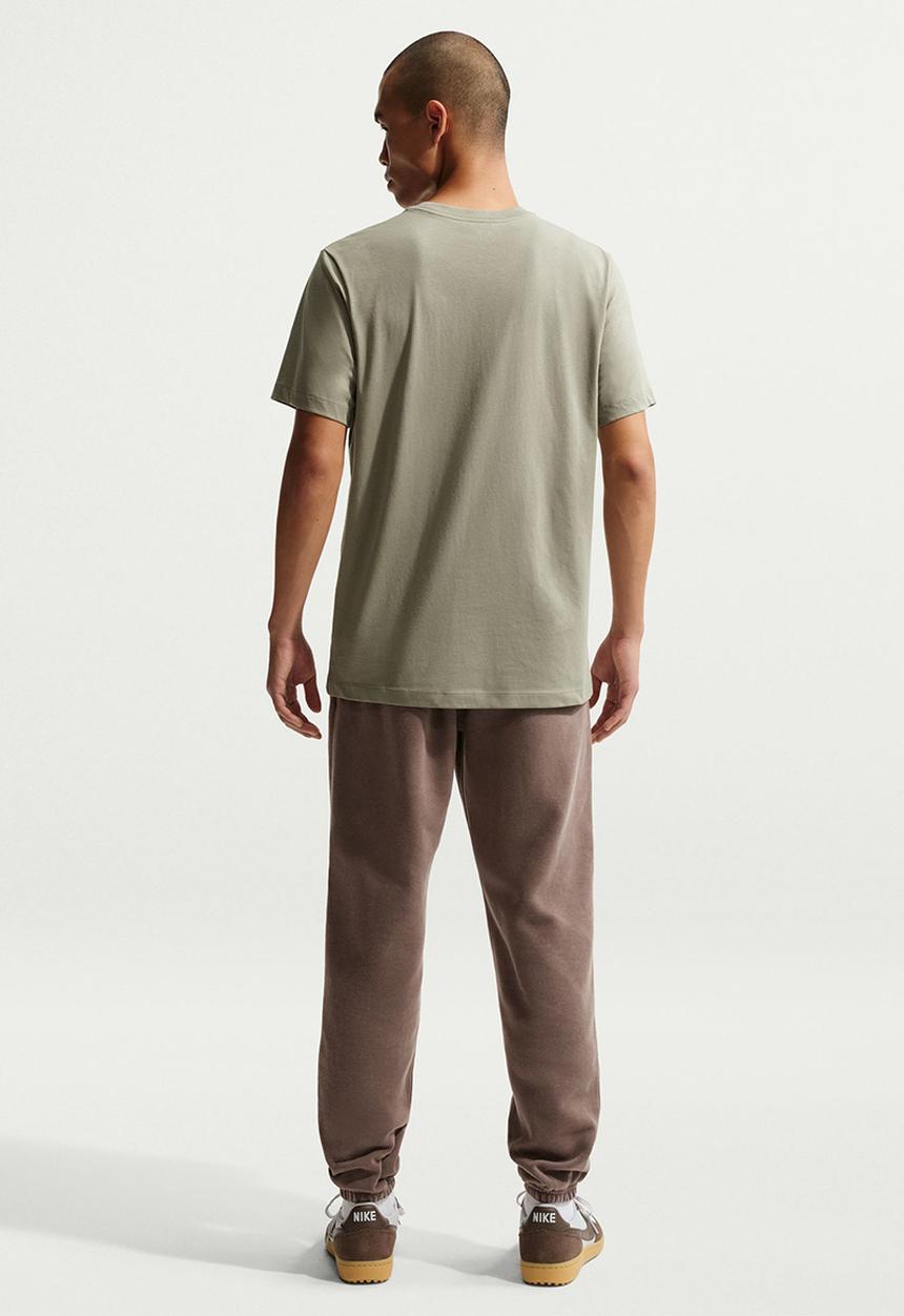 Nike - NSW Cafe Swoosh Mug Tee - Khaki Army Green