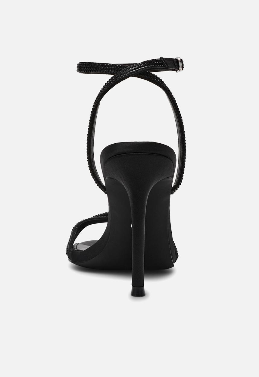 Steve Madden - Jypsey-cnr heel - blk satin