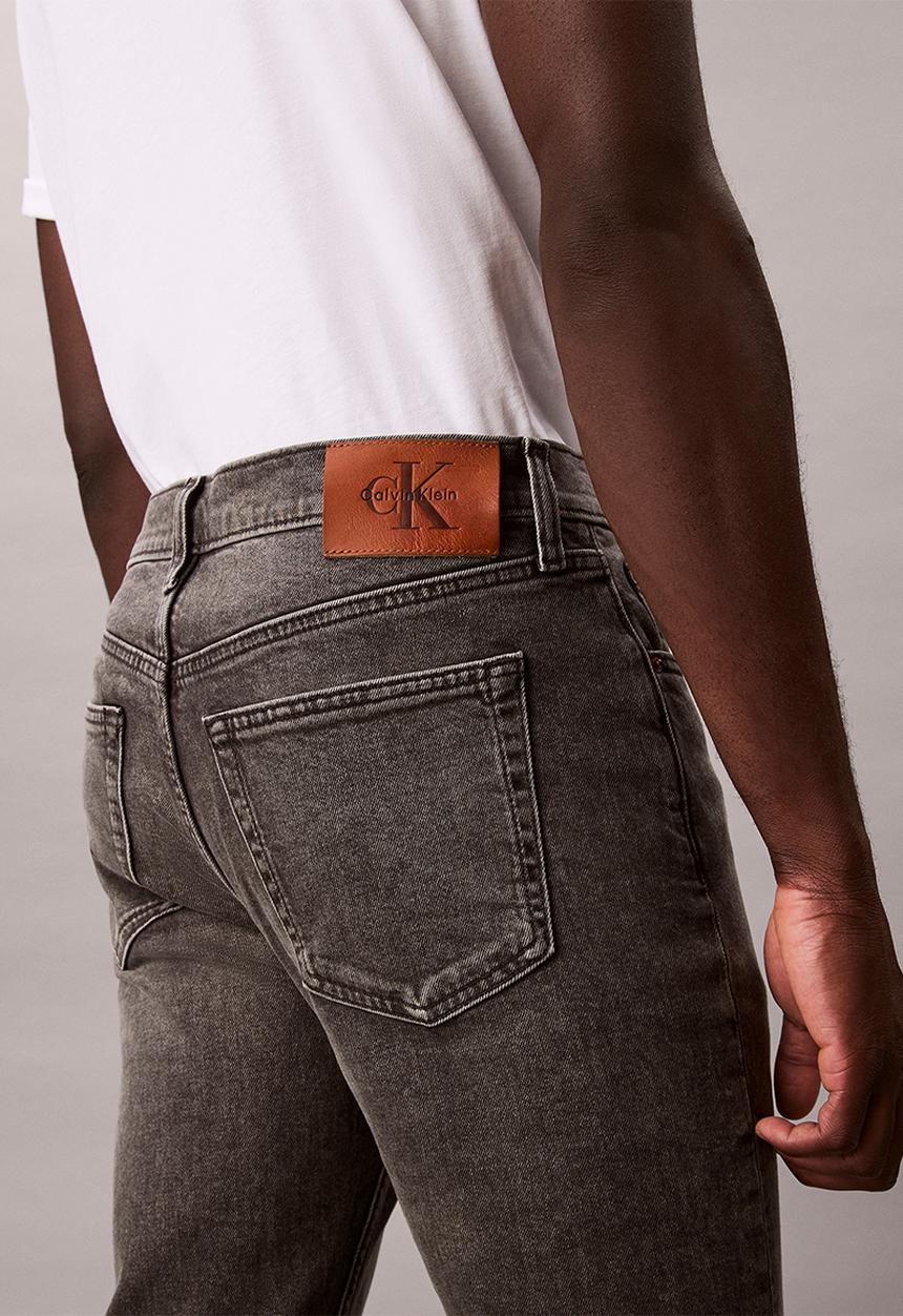 Calvin Klein - Slim Taper Hearst Grey Jean - Hearst Grey