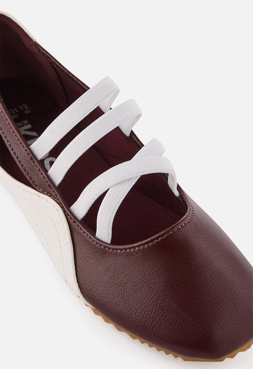 Cotton On - Spencer Sporty Flats - Bordeaux/White