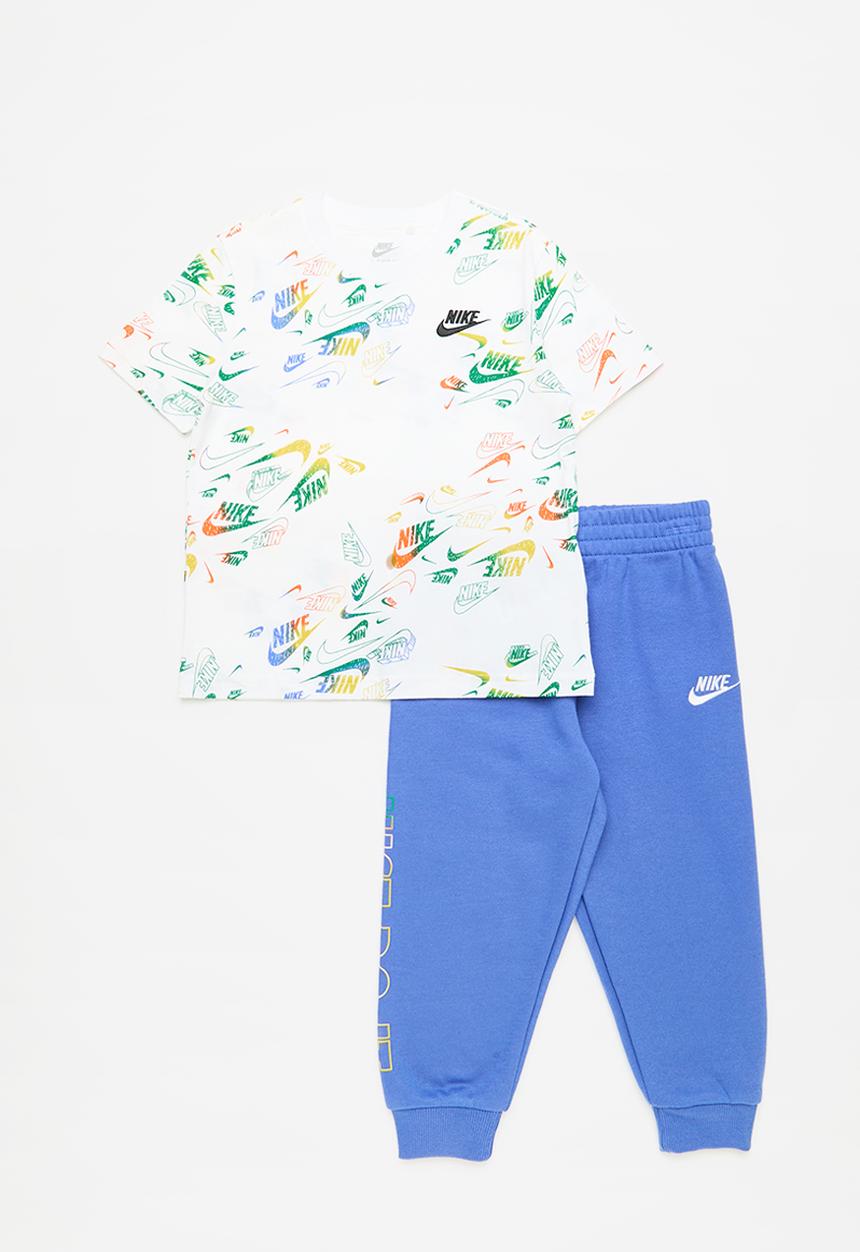 Nike - Nike all-over print reveal tee and pants set - comet blue