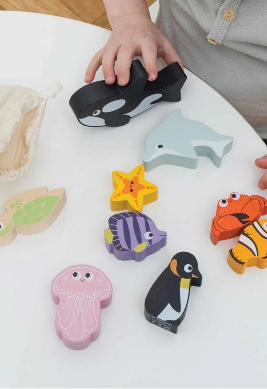 Le Toy Van - 10 pcsWooden Ocean Life Stacking Animals & Bag - multi
