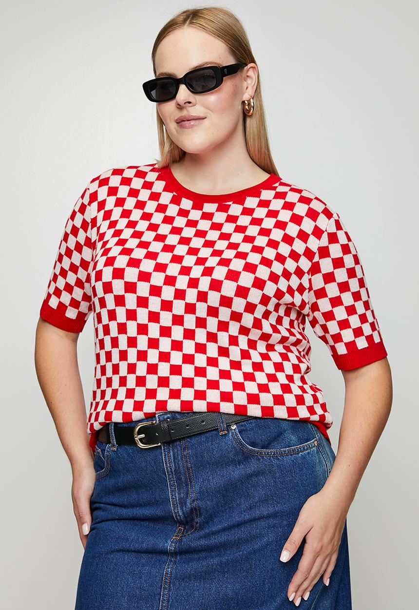 Me&B - Plus Knitwear Top in Cherry Red Check - Red