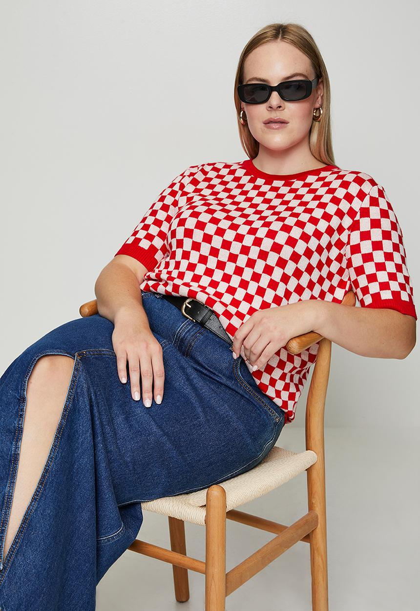 Me&B - Plus Knitwear Top in Cherry Red Check - Red