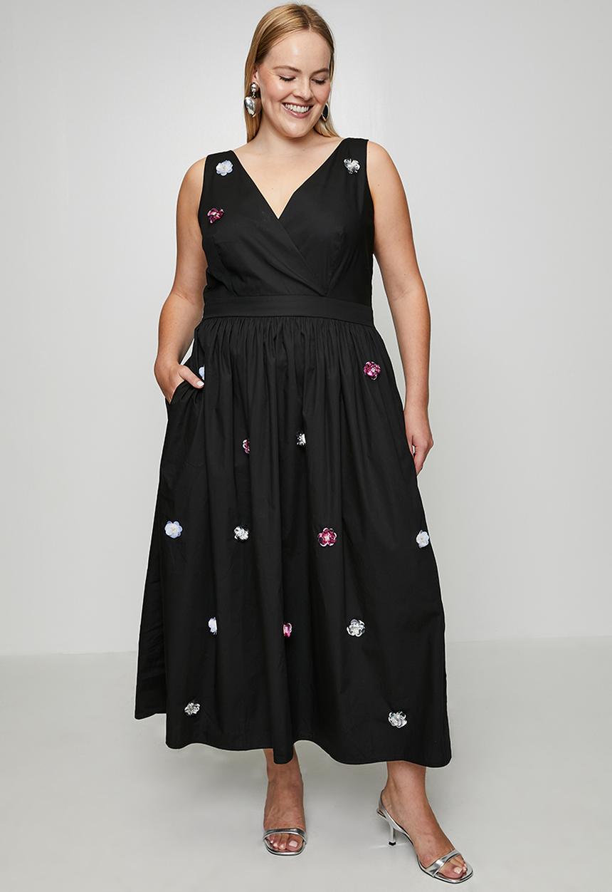 Me&B - Plus Embellished Flower Circular Wrap Dress - Black