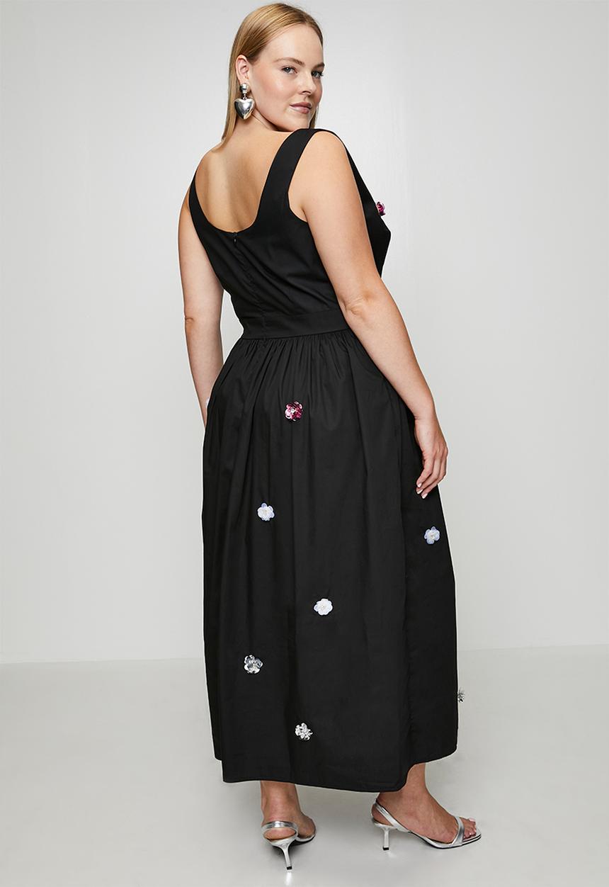 Me&B - Plus Embellished Flower Circular Wrap Dress - Black