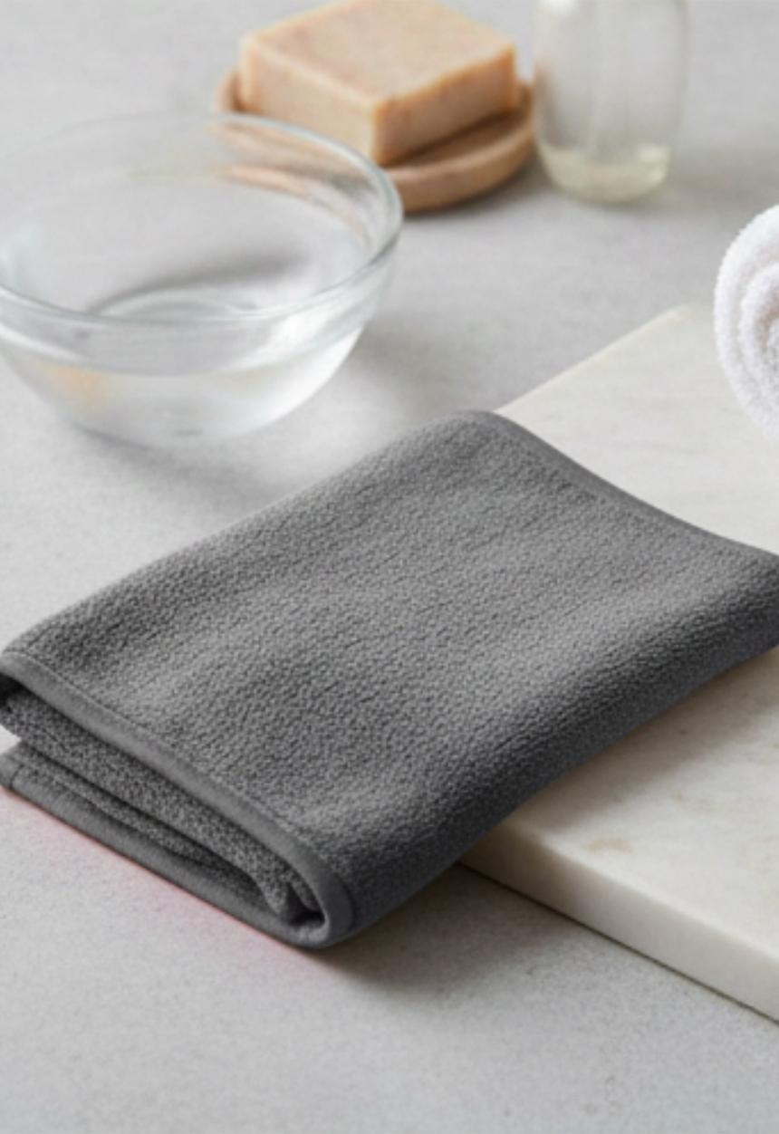 Glam Beauty - Large Magic Make Up Remover 2 Piece Set - Light Grey