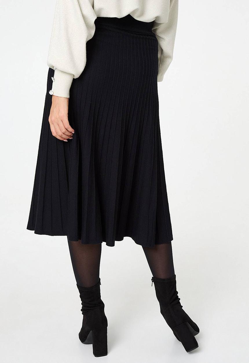 Stella Morgan - High Waisted Knitted A-Line Skirt - Black