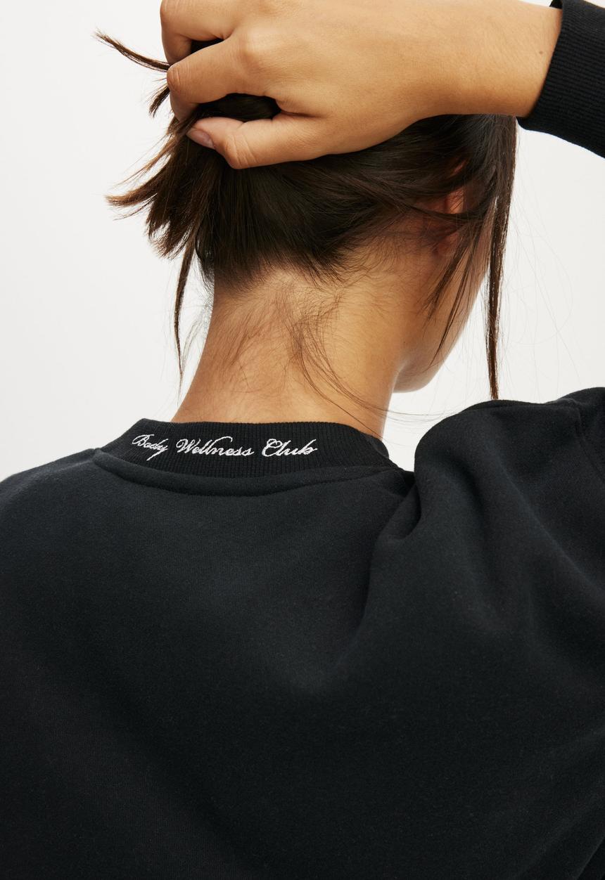 Cotton On - Plush Graphic Crew Sweatshirt - Black/Bw Club