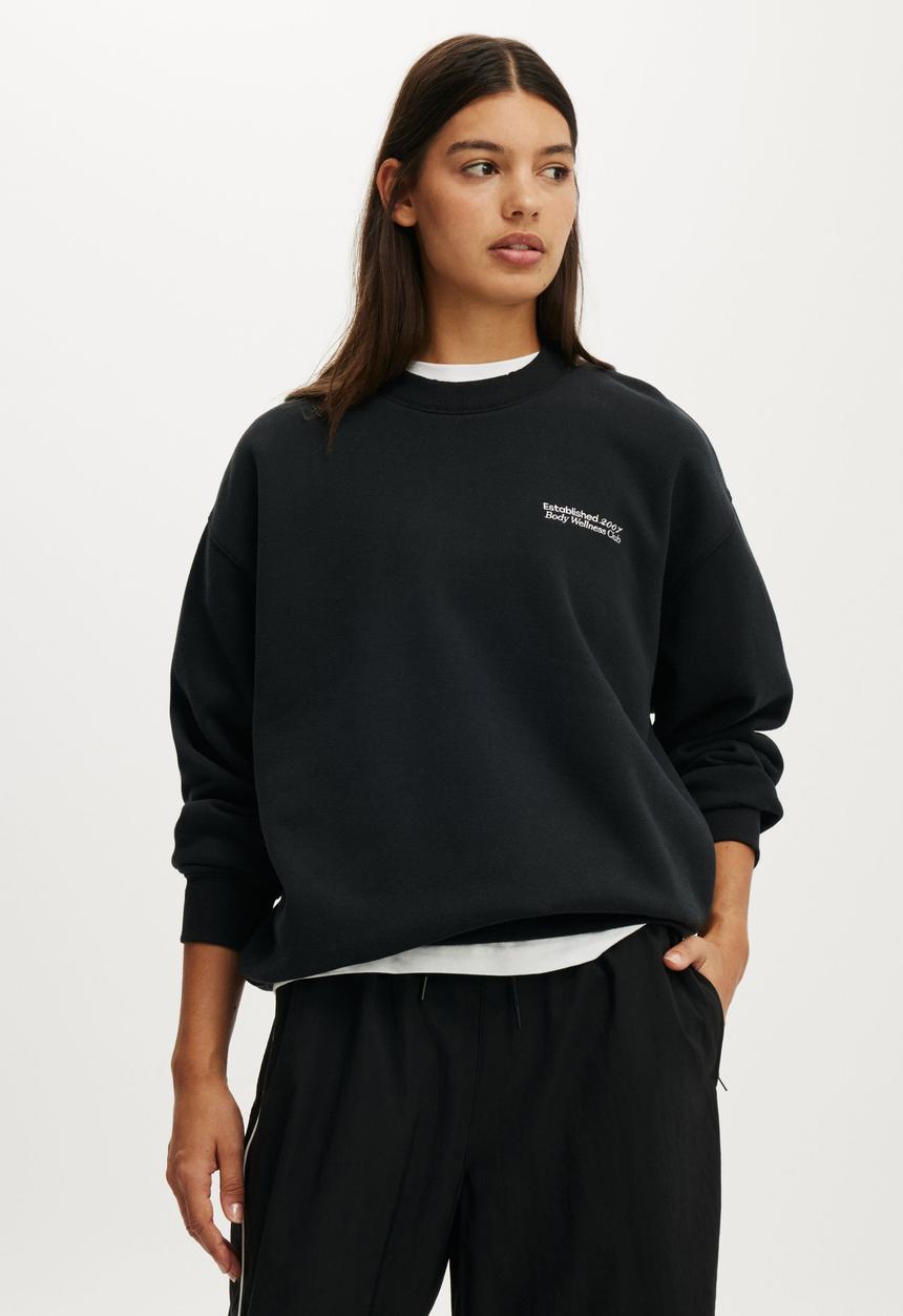 Cotton On - Plush Graphic Crew Sweatshirt - Black/Bw Club