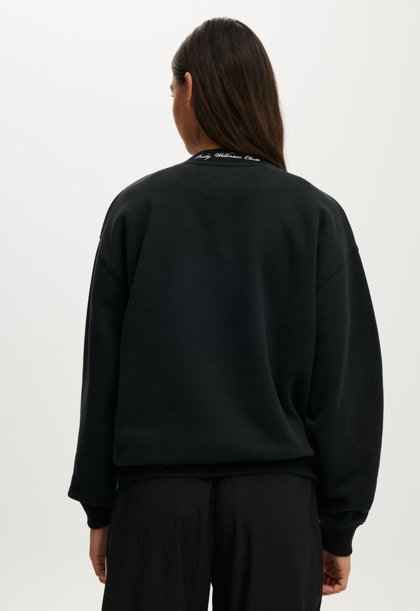 Cotton On - Plush Graphic Crew Sweatshirt - Black/Bw Club