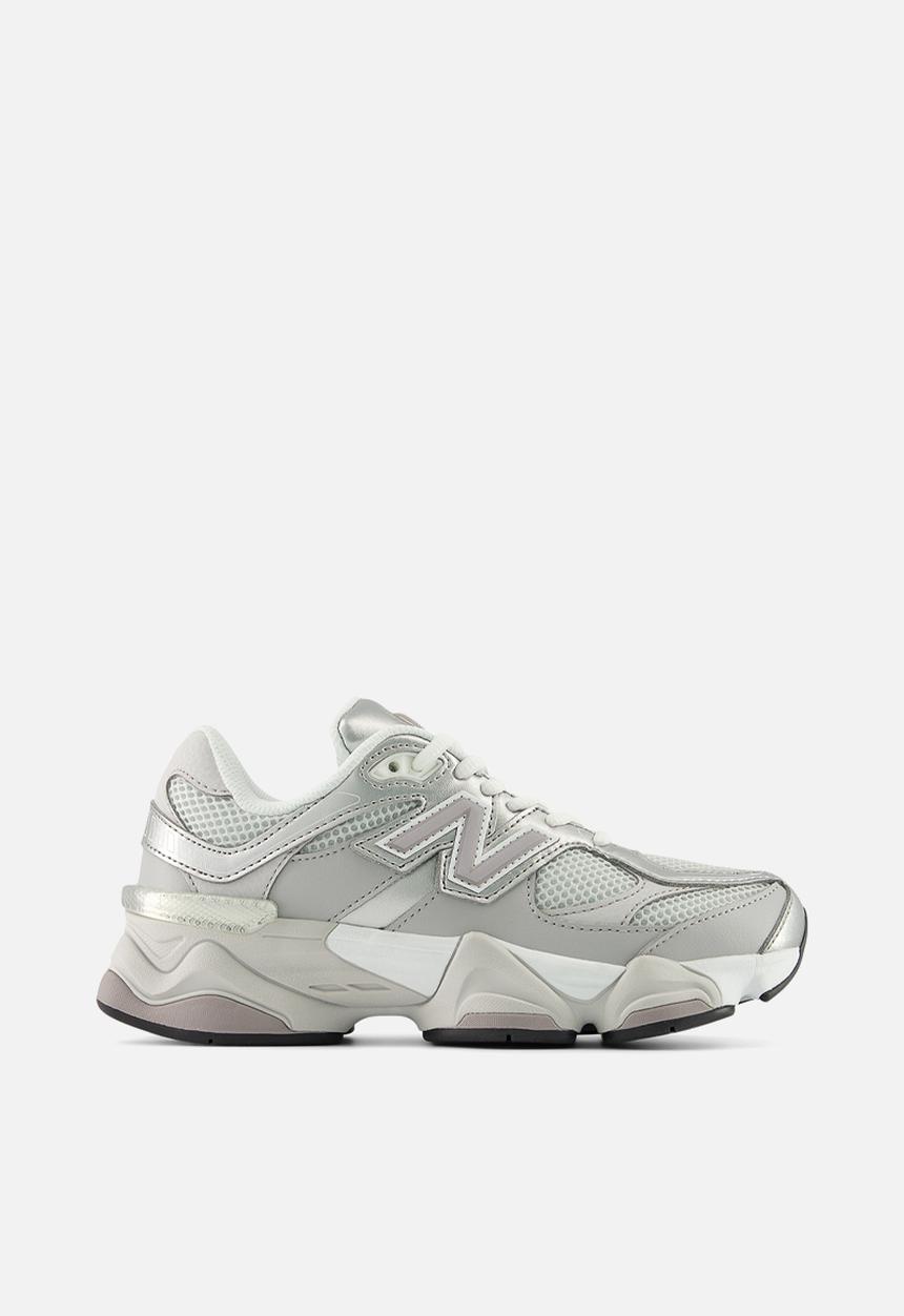 New Balance  - Kids grade school 9060 - light grey