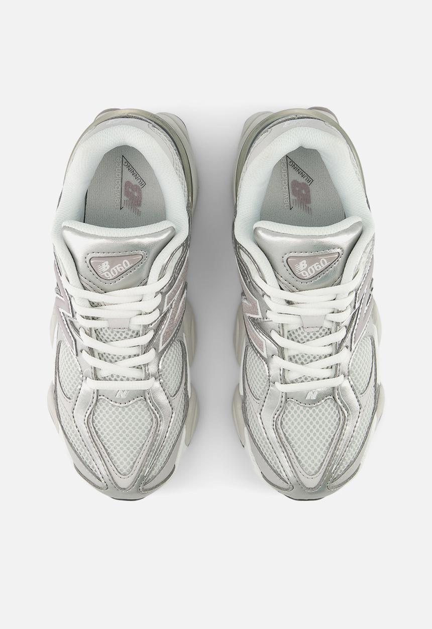 New Balance  - Kids grade school 9060 - light grey