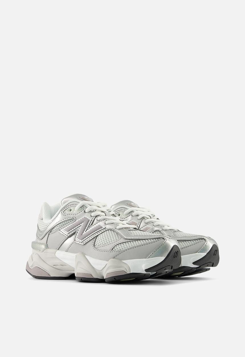 New Balance  - Kids grade school 9060 - light grey