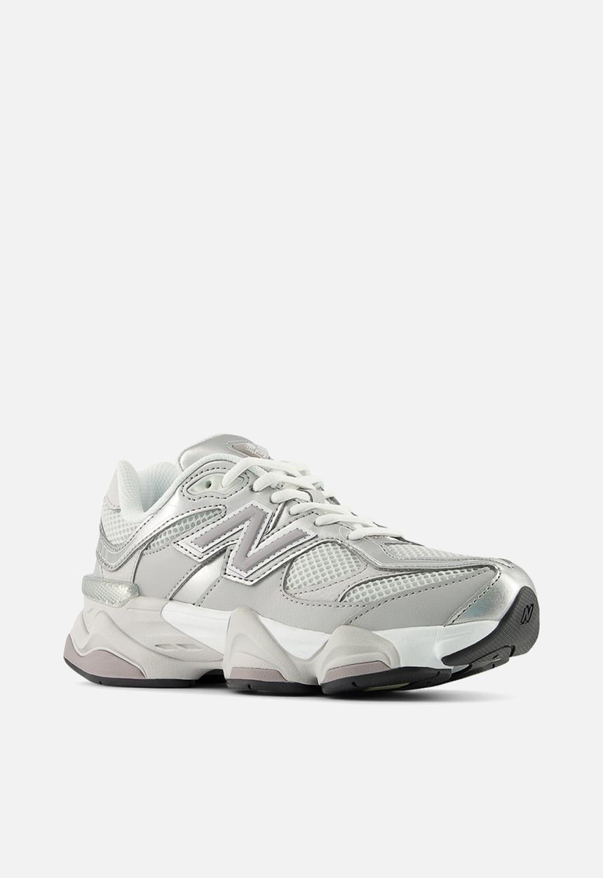 New Balance  - Kids grade school 9060 - light grey