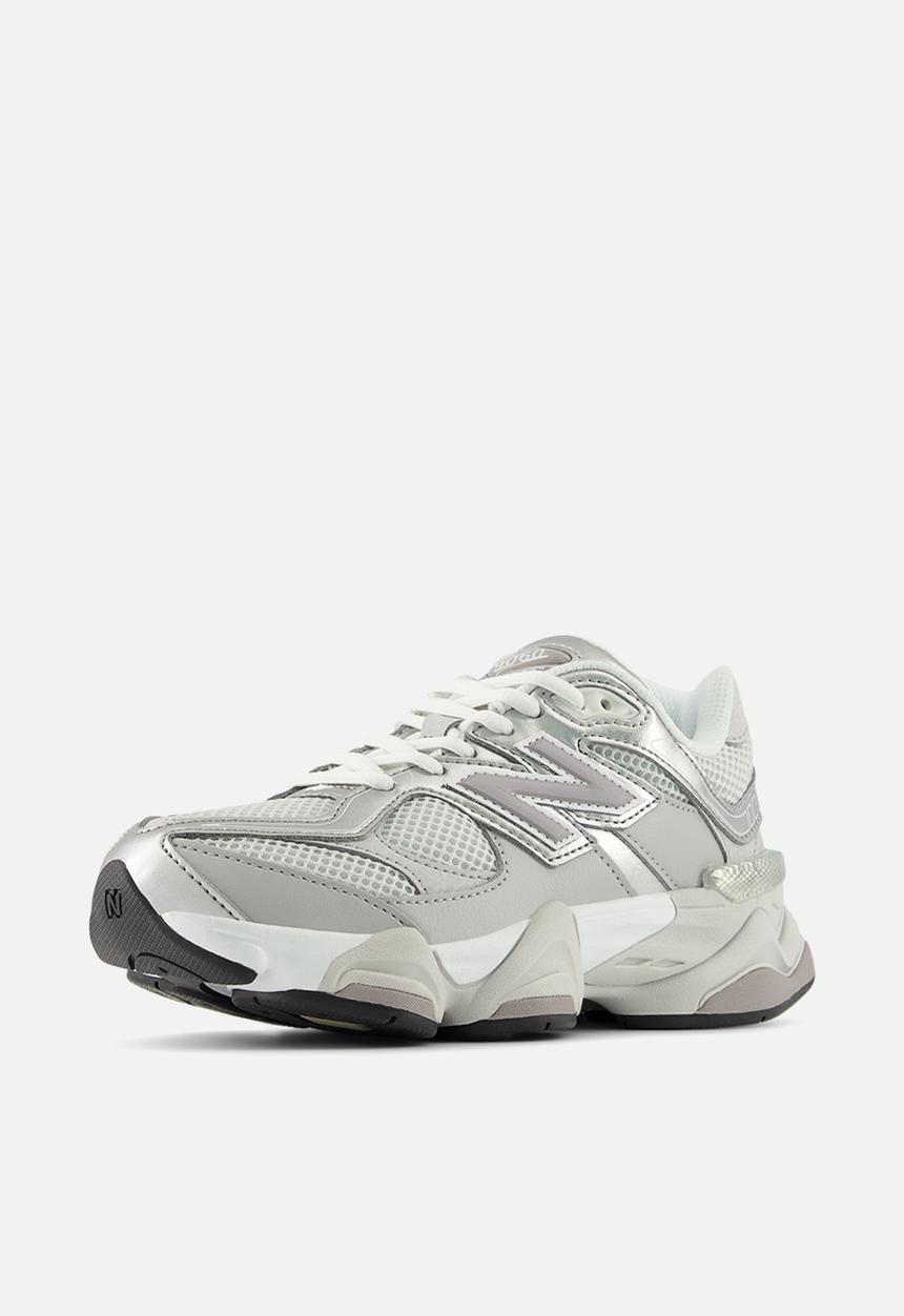 New Balance  - Kids grade school 9060 - light grey