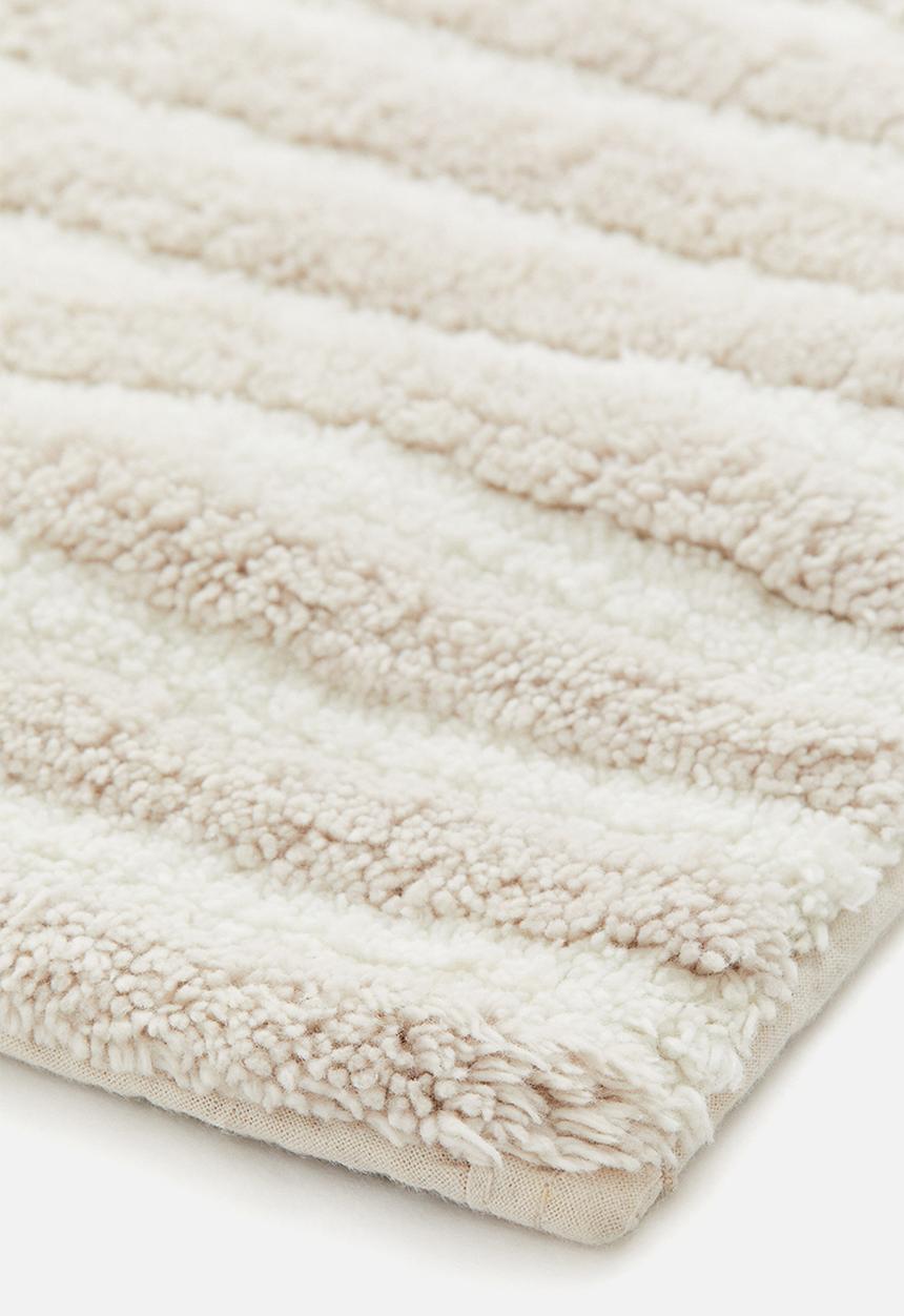 H&M - Tufted cotton bath mat -  light beige/striped 