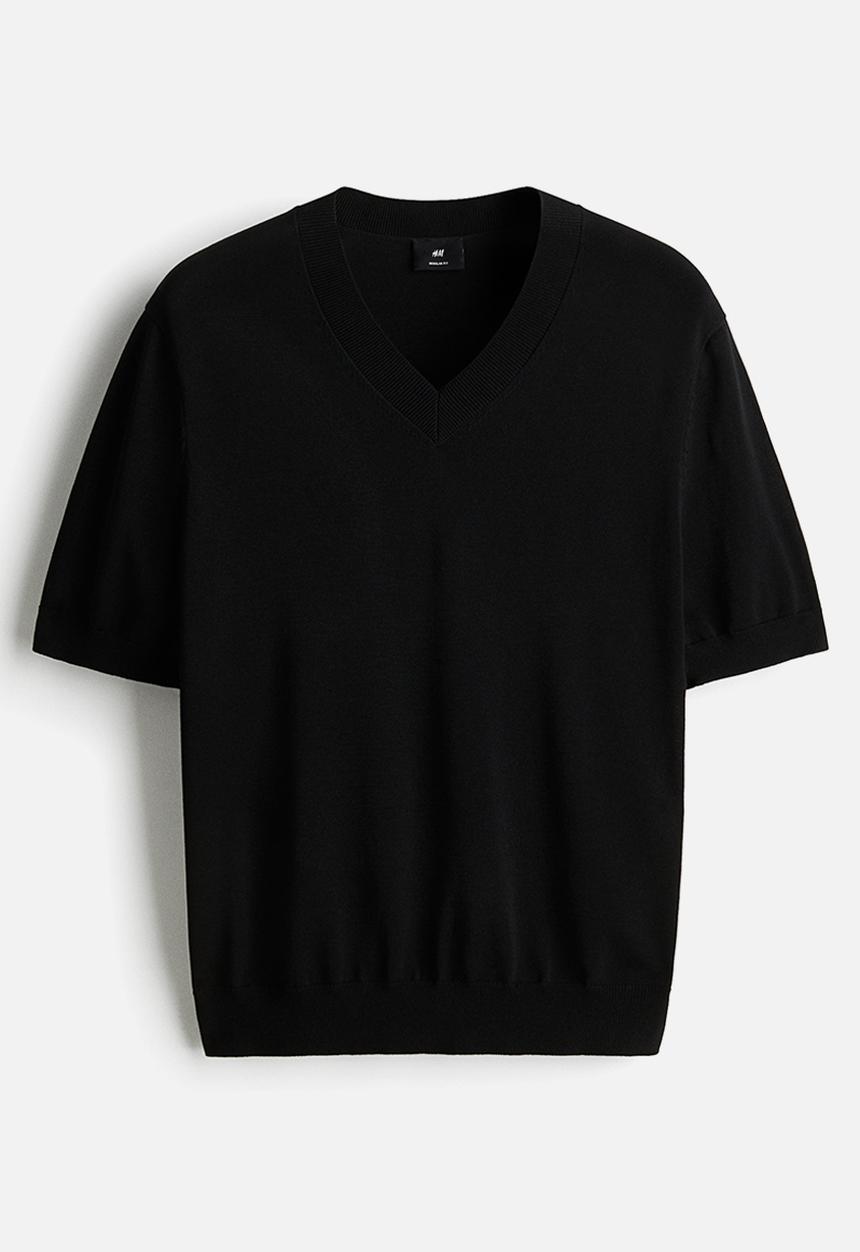 H&M - Regular fit fine-knit v-neck T-shirt - black