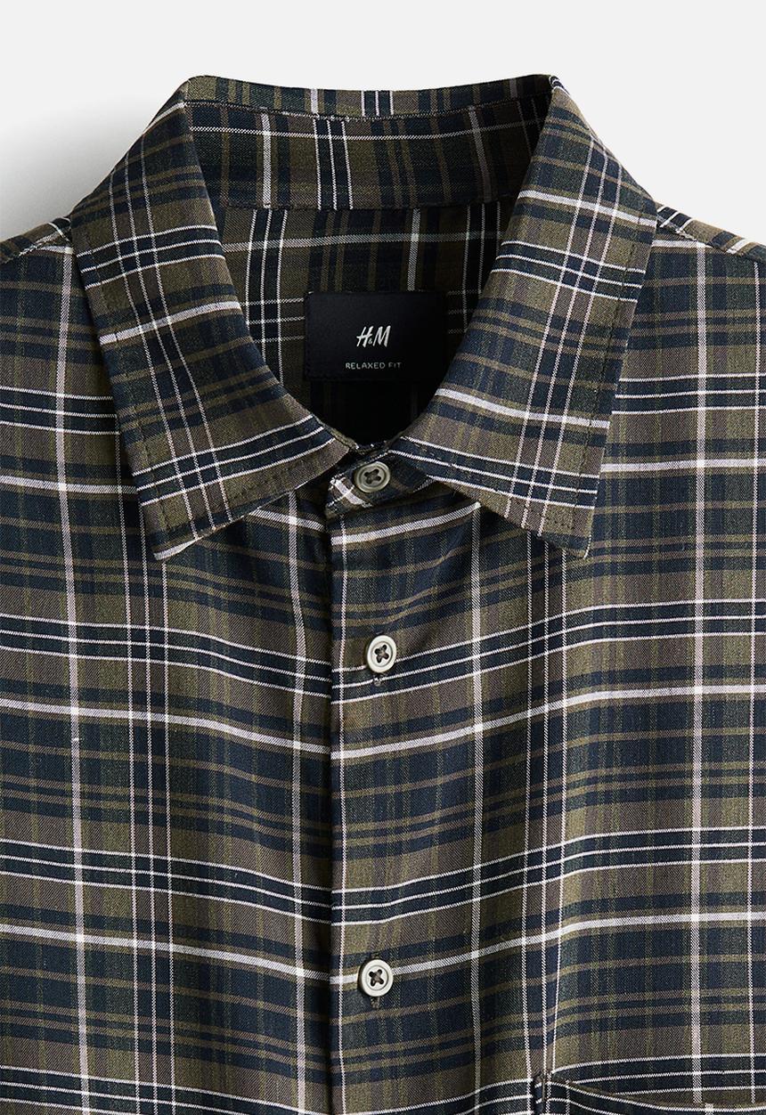 H&M - Relaxed fit shirt - khaki green/checked 