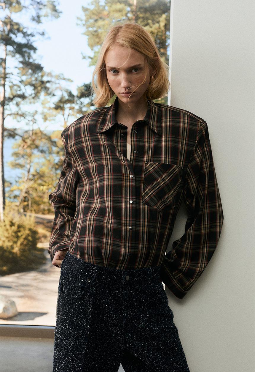 H&M - Shoulder-pad shirt - black checked 