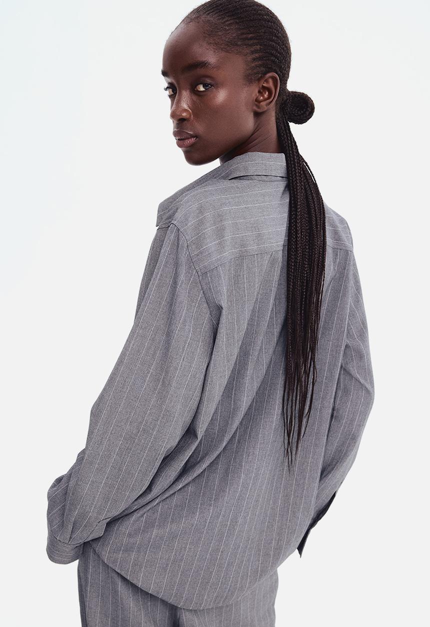 H&M - Long shirt - dark grey pinstriped