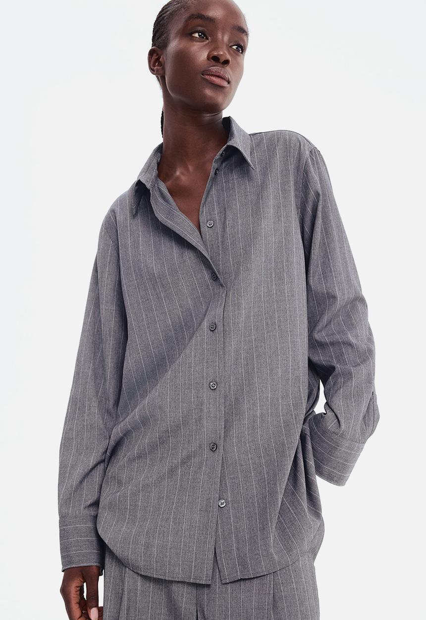H&M - Long shirt - dark grey pinstriped