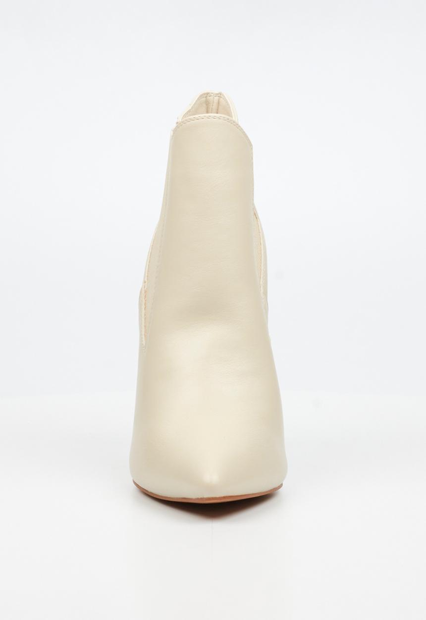 Miss Black - Boss 25 heel chelsea ankle boot - bone