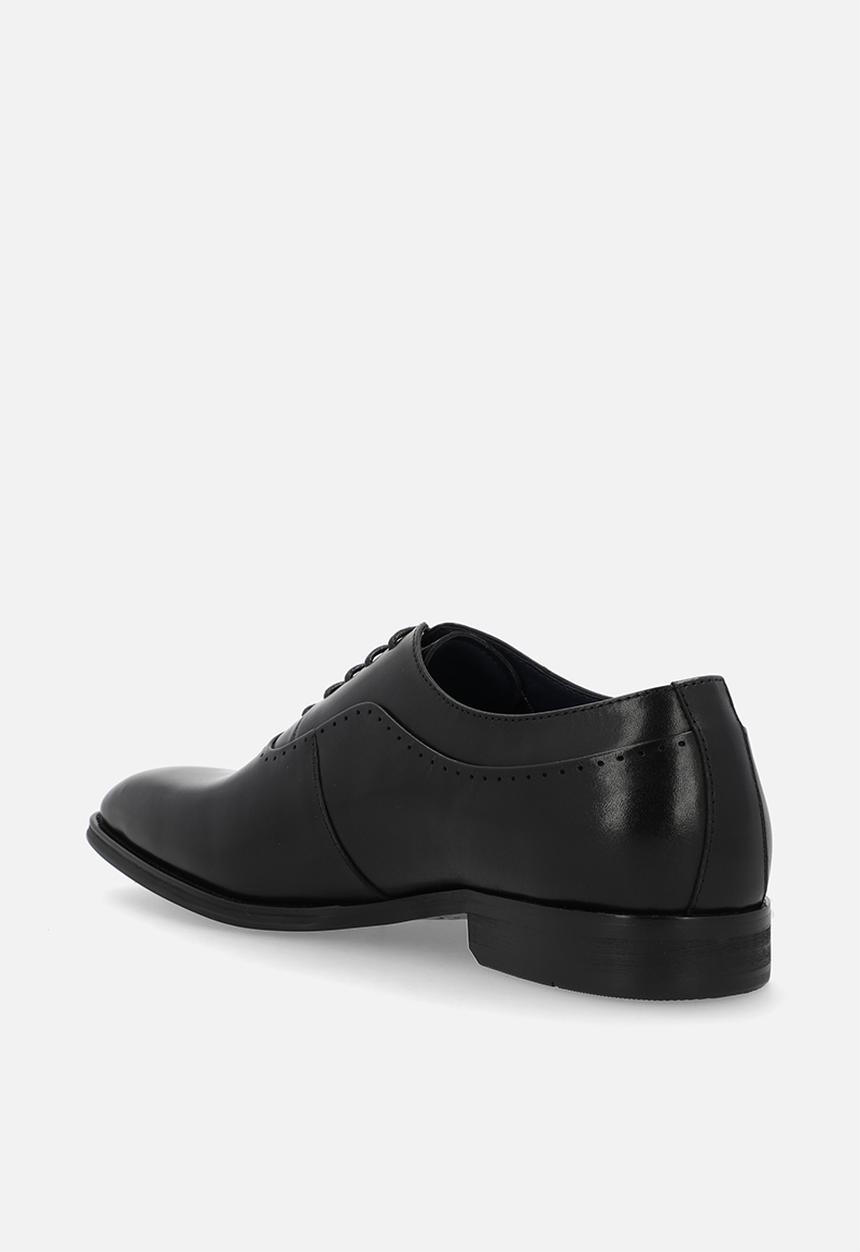 POLO - Perforated Oxford Lace Up - Black