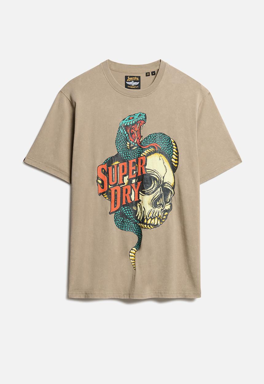 Superdry. - Biker Rock Graphic Loose Tee - 1VV - Brown