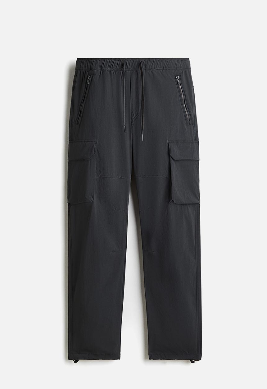 H&M - Regular fit nylon cargo trousers - dark grey