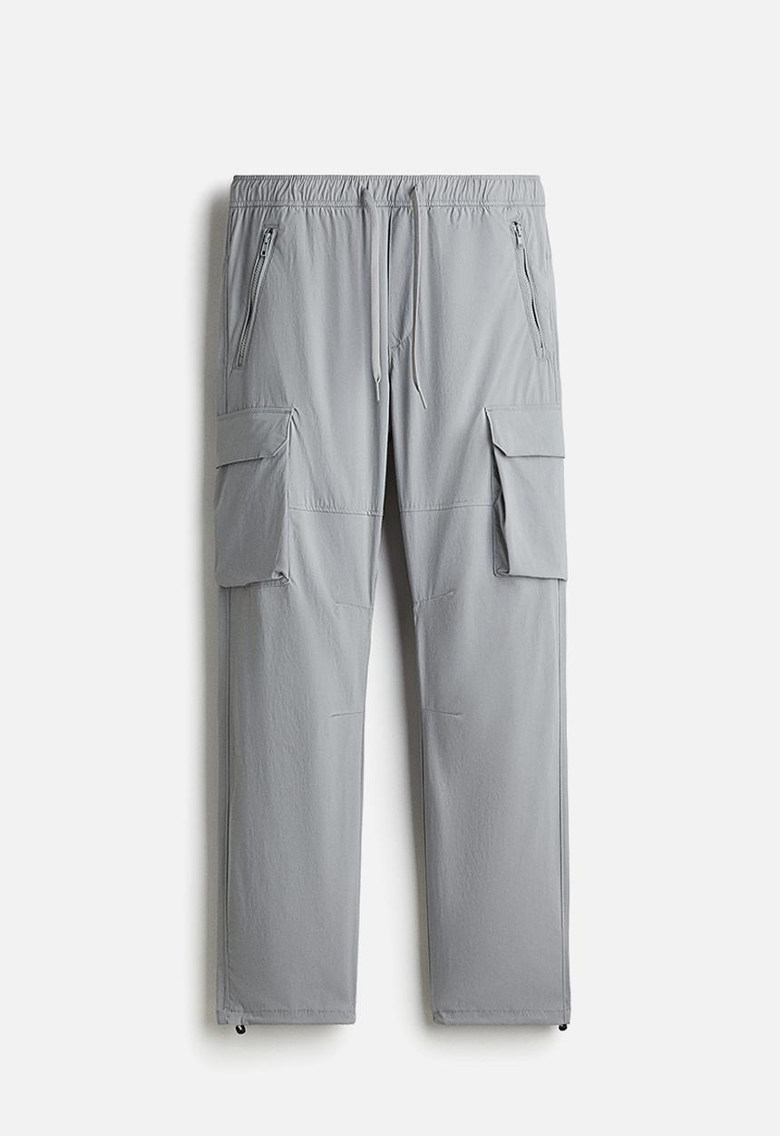 H&M - Regular fit nylon cargo trousers - grey
