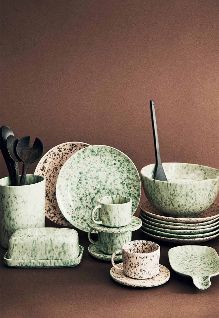 H&M - Stoneware spoon rest - green speckled