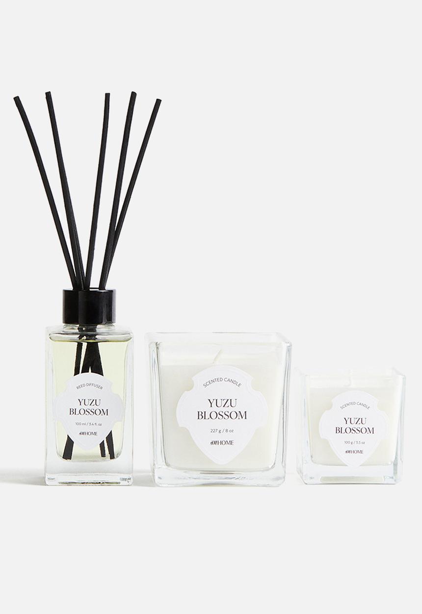 H&M - Scented candle in glass holder - yuzu blossom