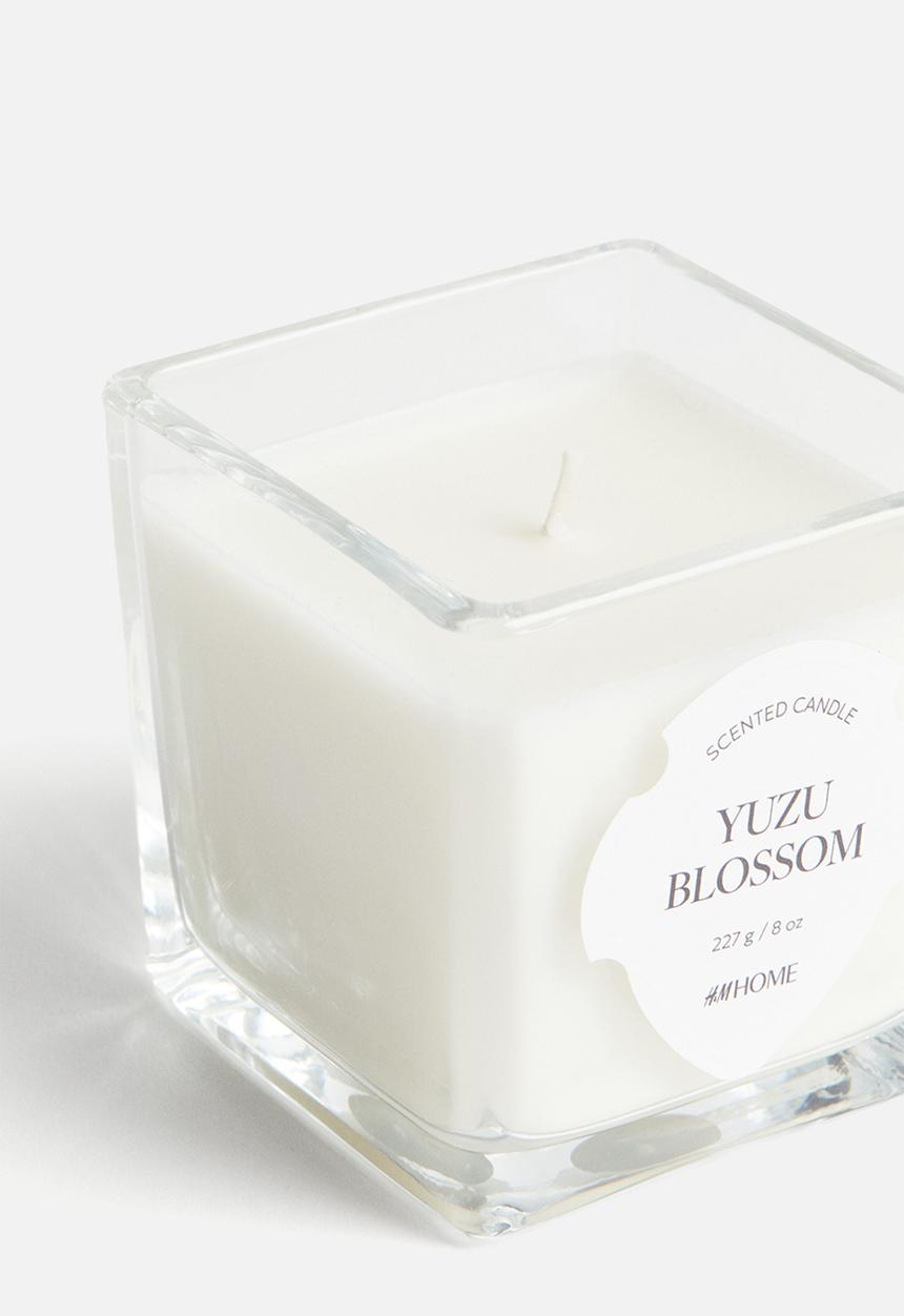 H&M - Scented candle in glass holder - yuzu blossom