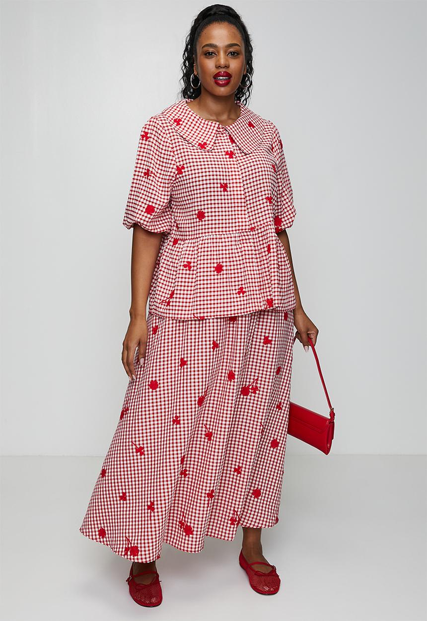 Me&B - Plus Peplum Blouse in Interest  Gingham - Red